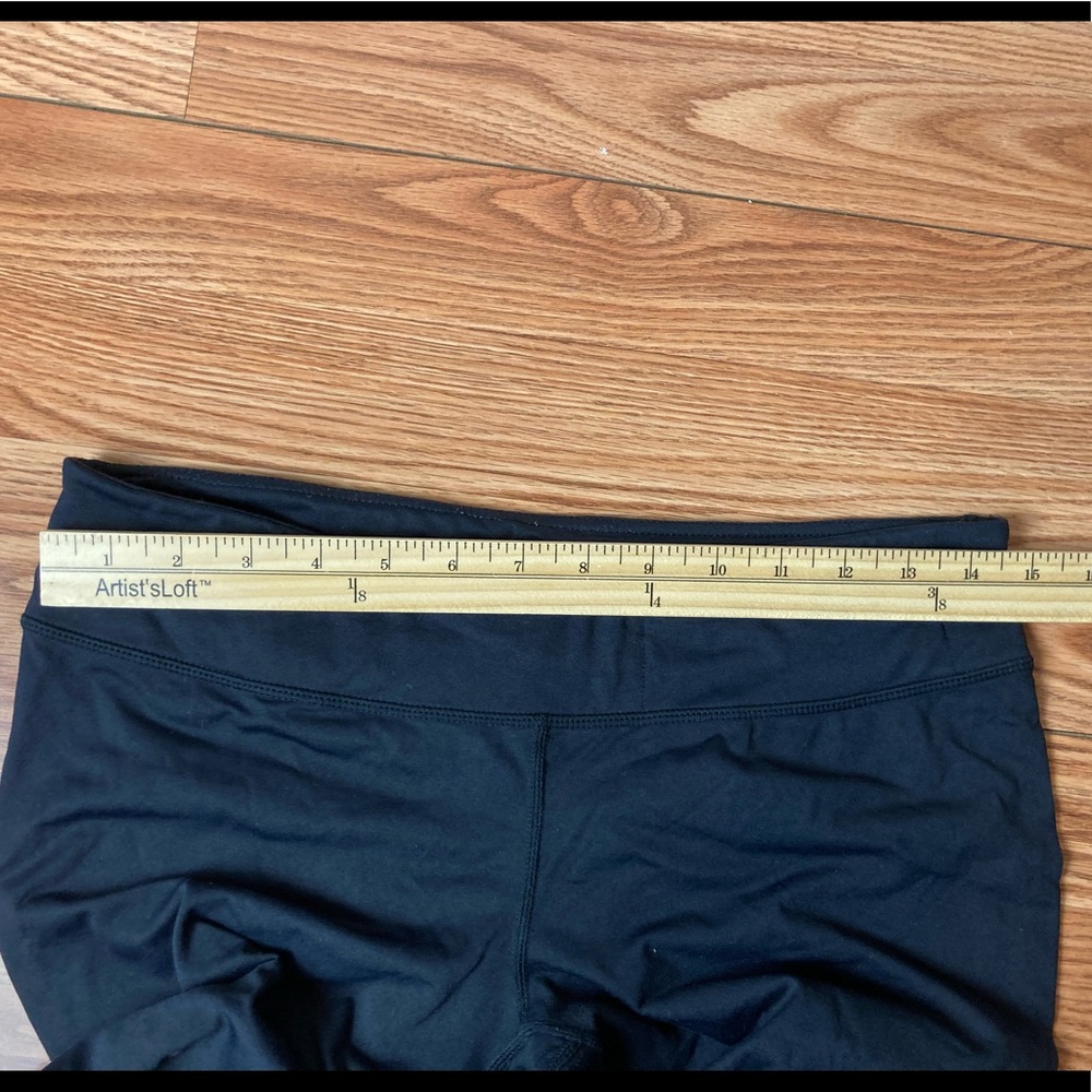 Roxy Capri - Picture 3 of 8